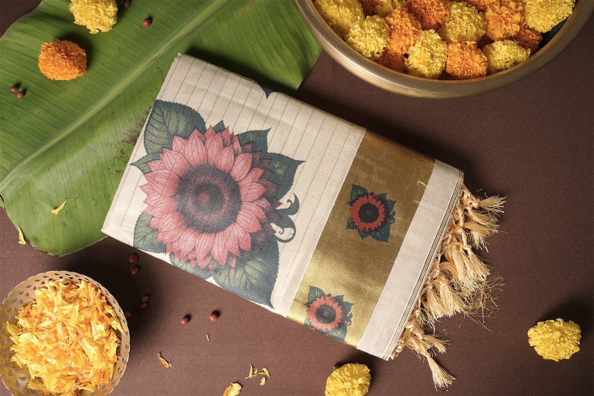 The_Crimson_Sunflower_Saree_with_tassels