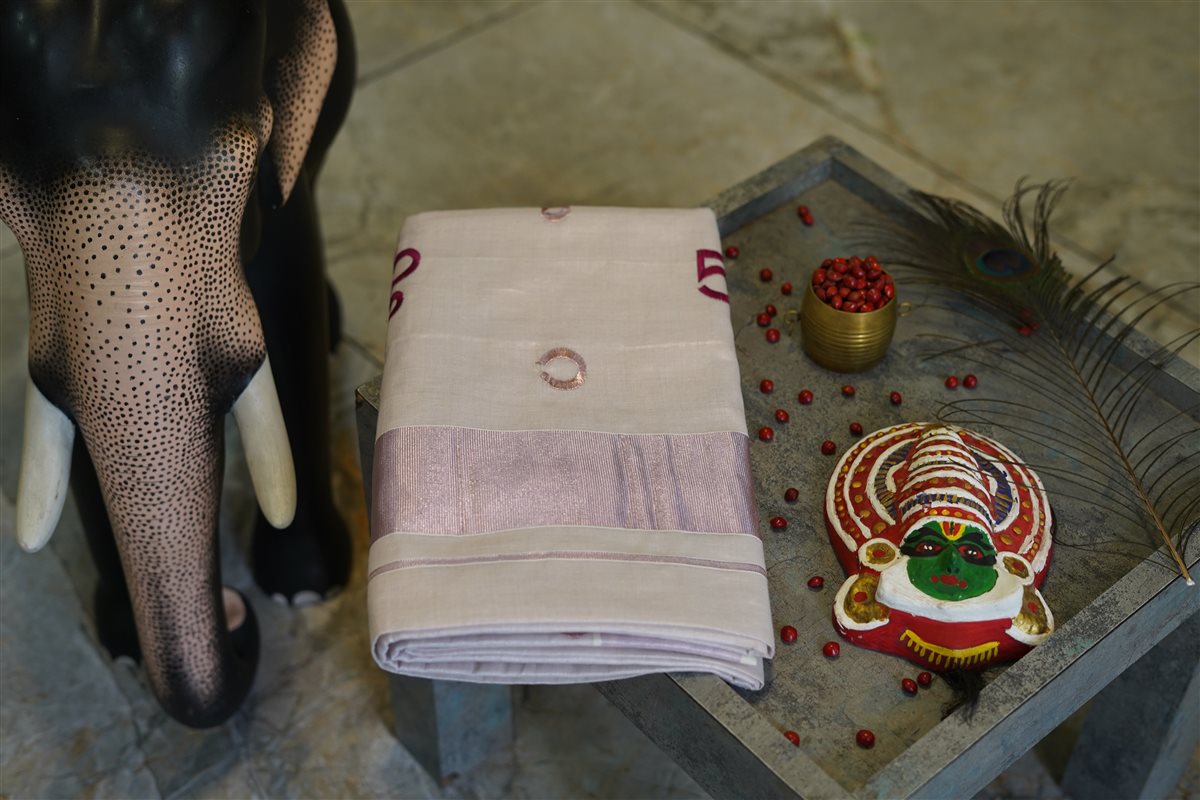 Malayala_Lipi_Weaved_saree