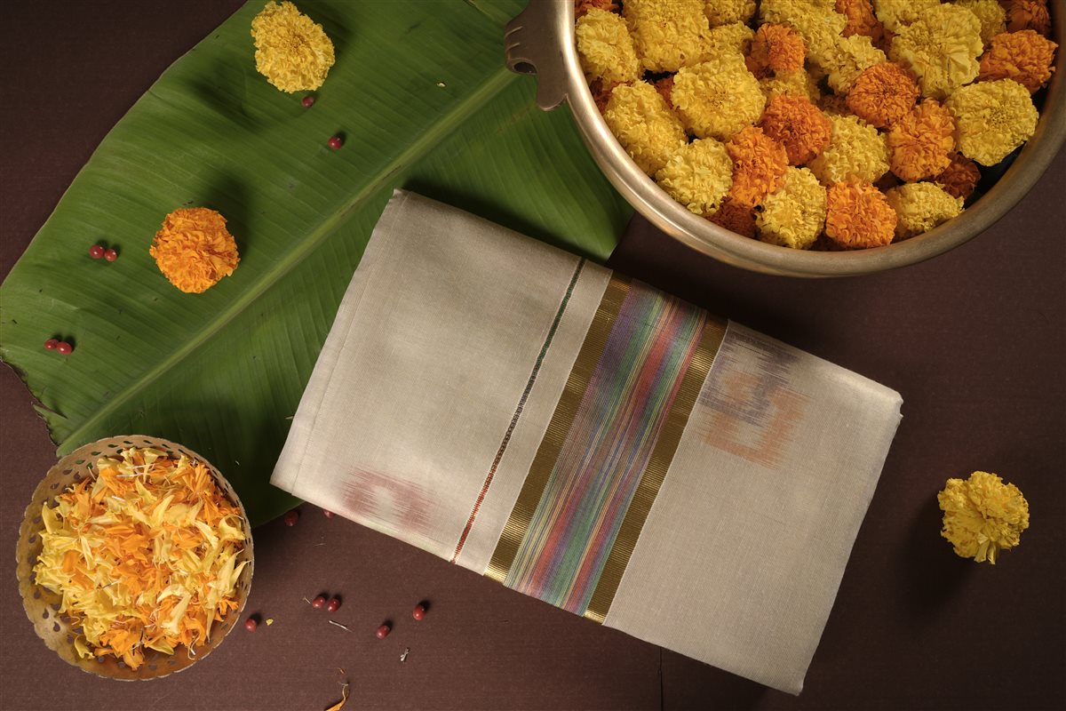 Chitravarna_modern_kasavu_saree