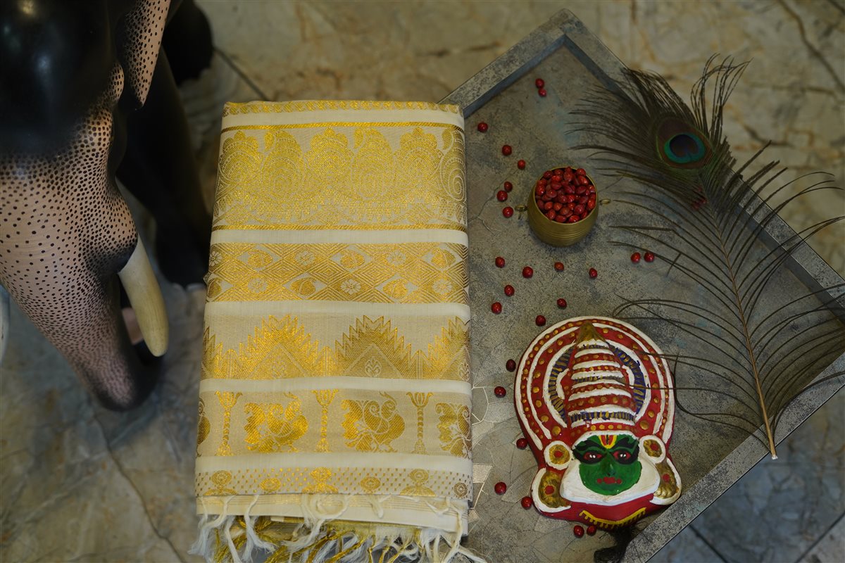Sacred_Gold_Wedding_Weave_Saree